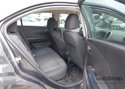 2015 Chevrolet Sonic Lt Auto z USA, uszkodzony, nr VIN 1G1JC5SH7F4212724